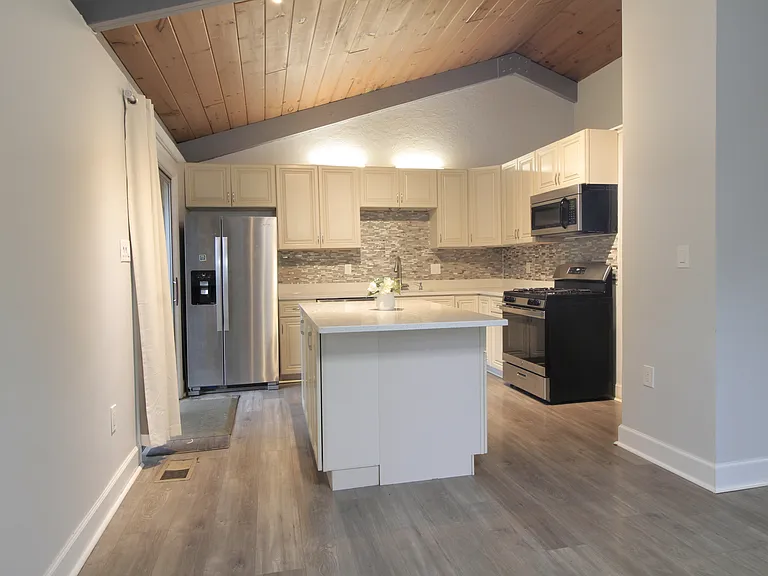 12712 Torrington St — Photo 11