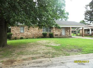 901 Live Oak Dr, Newport, AR 72112