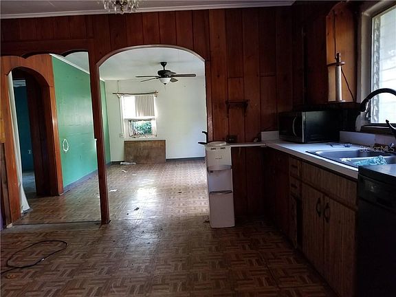 2nd image of 2635 Grayson St