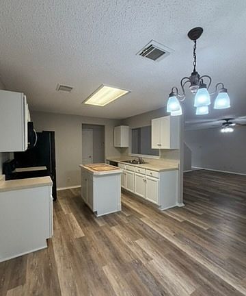 3rd image of 305 Stone Park