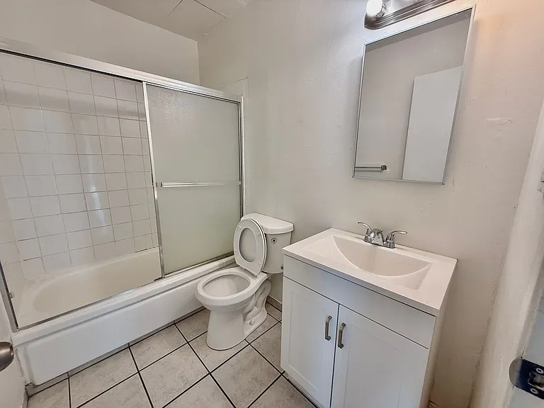 3060 Logan St — Photo 7