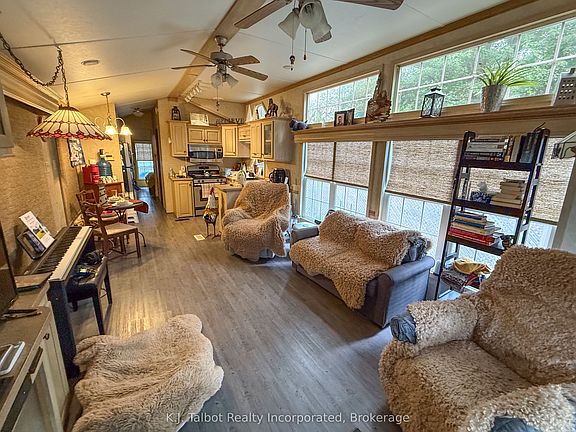 5th image of 77719 Bluewater Hwy #36