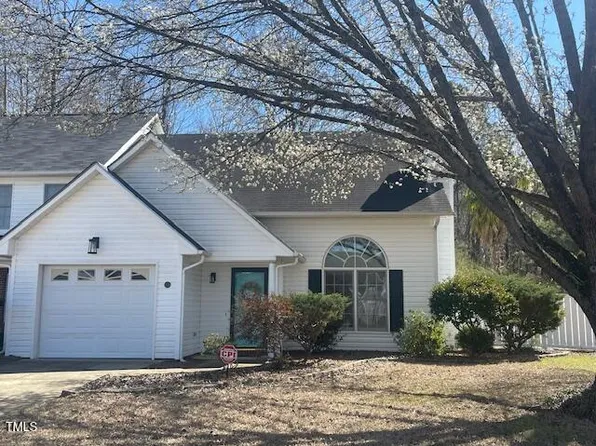 100 Brandywood Dr, Dunn, NC 28334