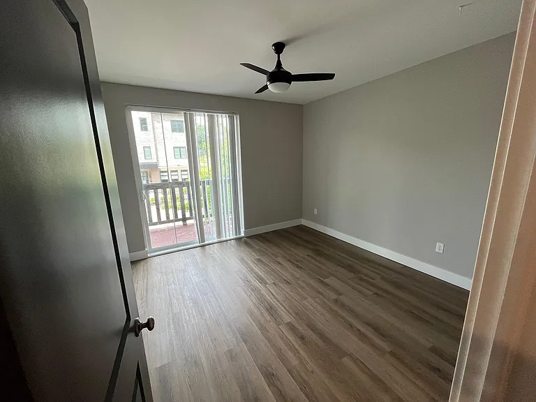 1116 N Walnut St #6 — Photo 20