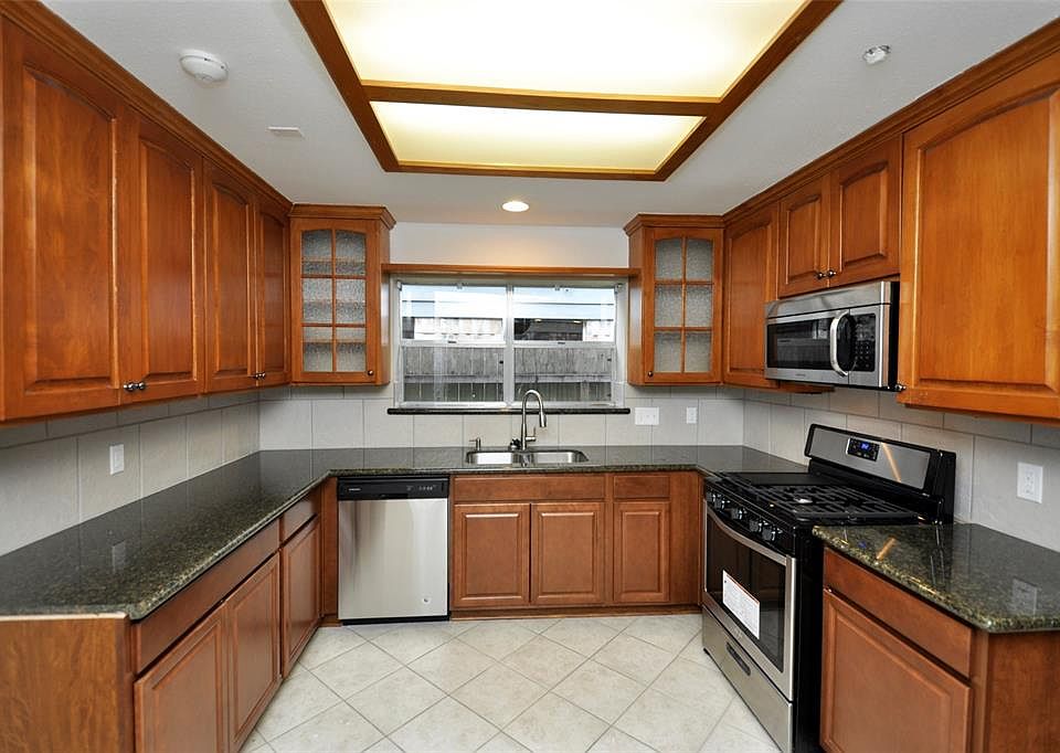 1st image of 5322 Pine Cliff Dr