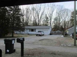 2655 W Fruitport Rd, Spring Lake, MI 49456