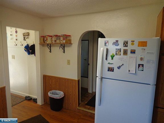 4th image of 239 1st Ave N