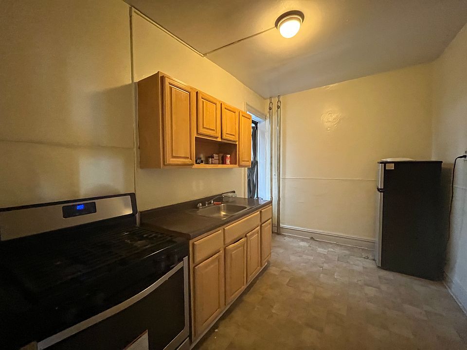 1st image of 319 Summit Ave APT 21