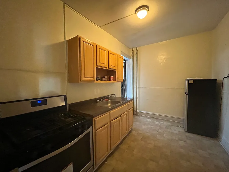 319 Summit Ave #21