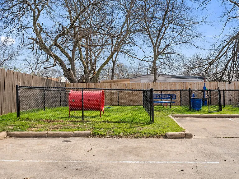 502 W Longspur Blvd — Photo 62