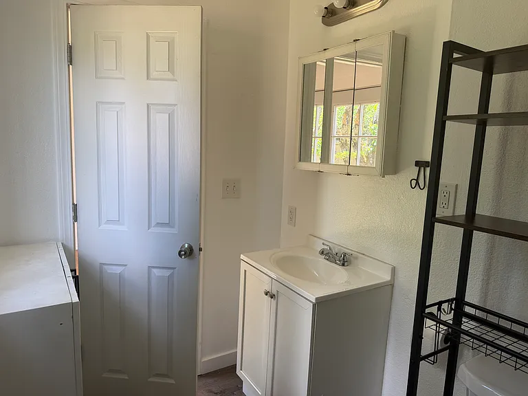 1217 S Durango St — Photo 23