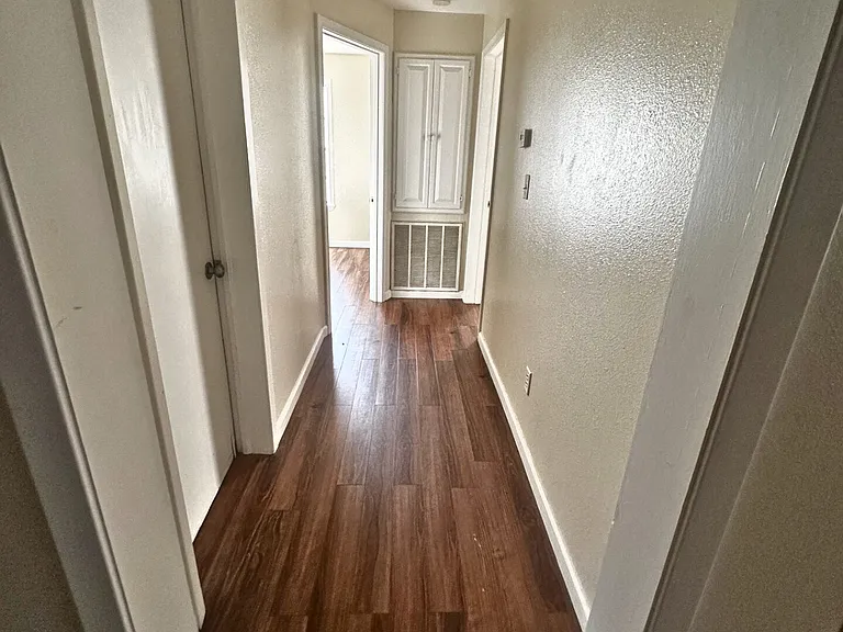 30121 Julia St — Photo 15