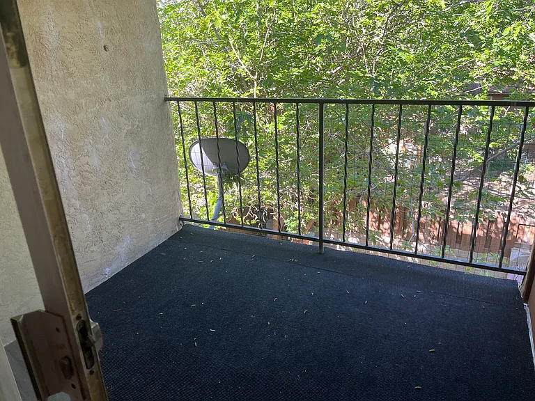 Completely Renovated Upstairs 2 Bedroom in NE Heights — Photo 24