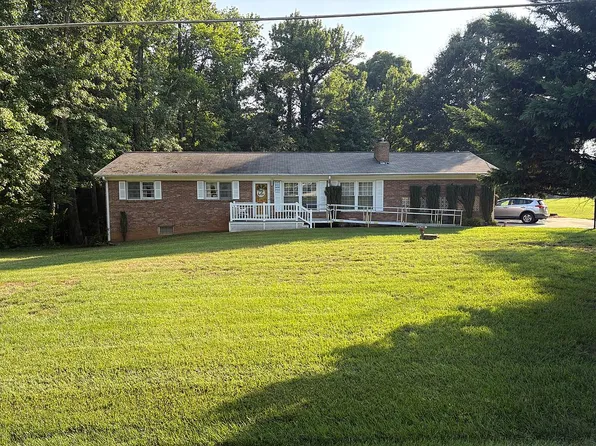 3521 Langdale Dr, High Point, NC 27265