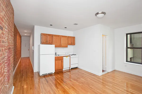 Rented by J. Lemle Real Estate | media 33