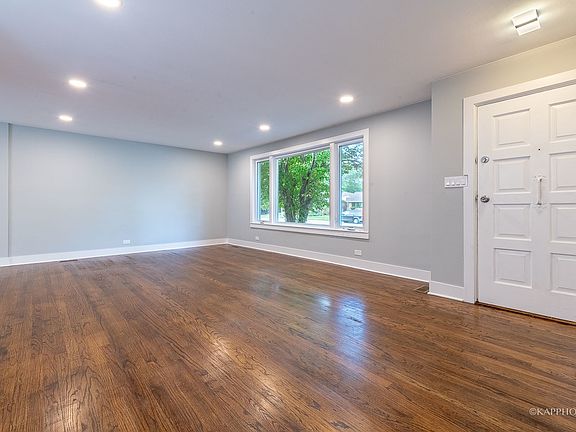 3rd image of 8621 Monticello Ave