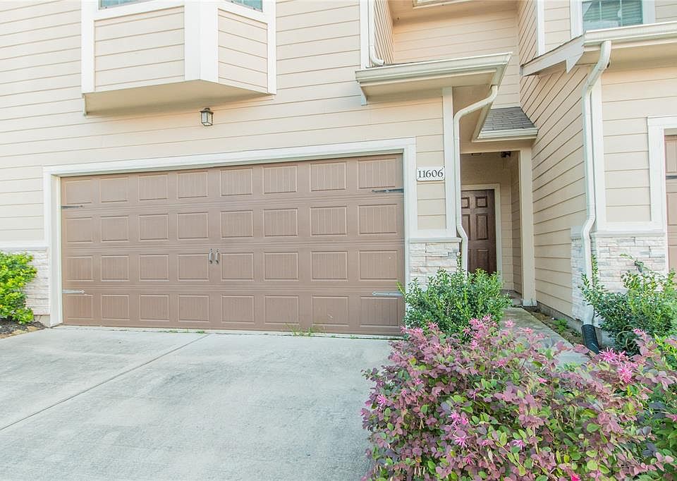 1st image of 11606 Champions Green Dr