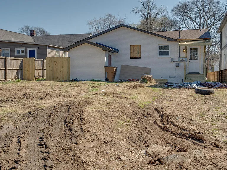 1214 Pennock Ave #1 — Photo 25