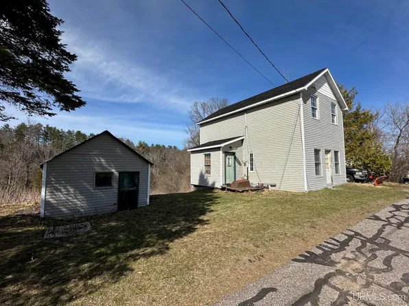 304 W Railroad St, Michigamme, MI 49861
