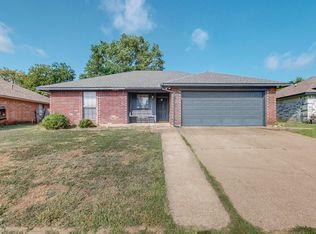 7913 Hunters Glen Dr, Watauga, TX 76148