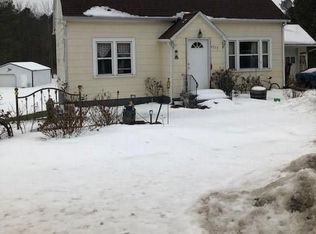 9773 Ridge Rd, Middleport, NY 14105
