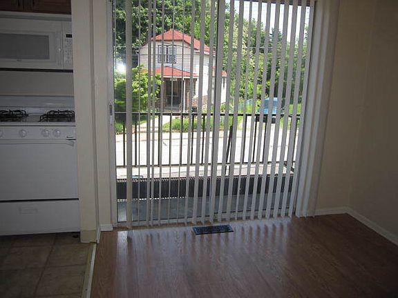 3rd image of 7801 Lloyd Ave APT 115