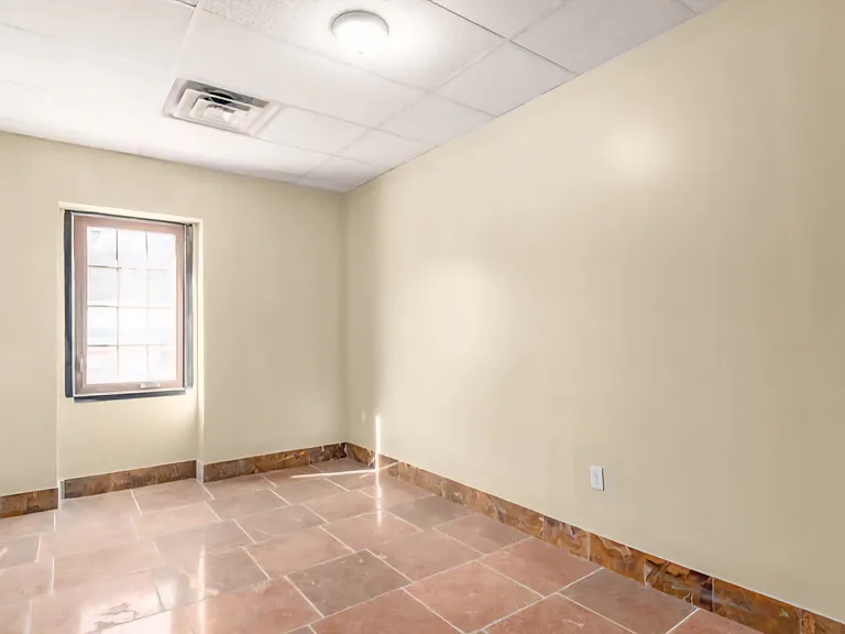222 Carey Ave #2 — Photo 7