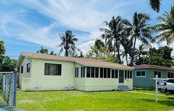 2nd image of 580 NE 170th St