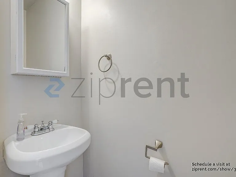 2132 Jones St — Photo 12
