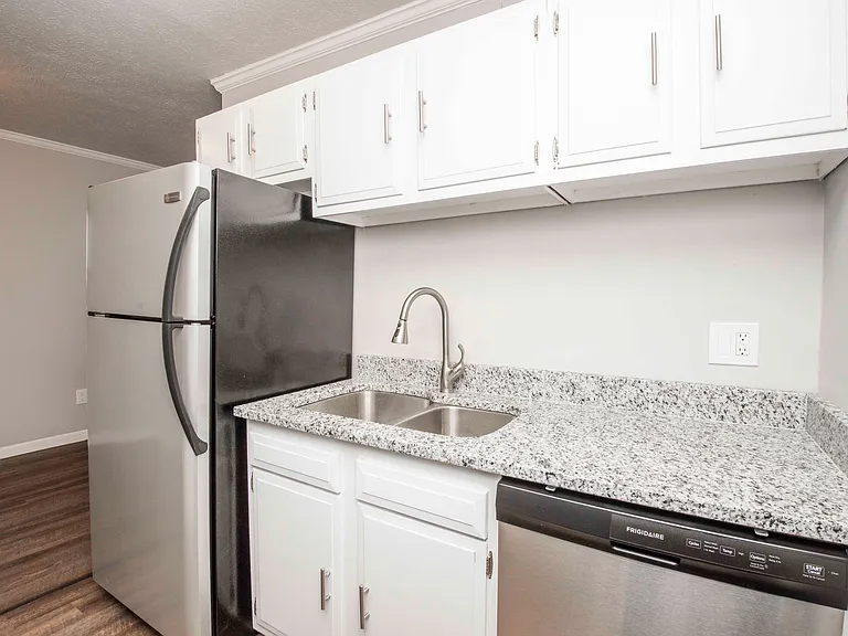 609 E Inskip Dr #6 — Photo 7