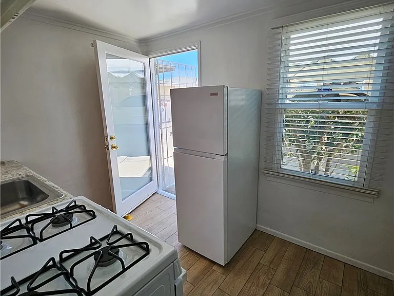 14914 S Denker Ave #1 — Photo 7