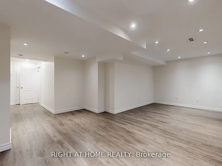 5160 Ravine Cres — Photo 15
