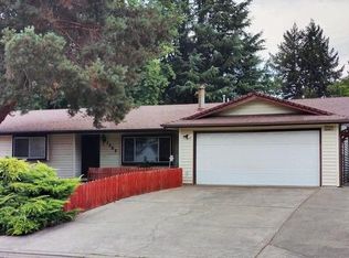 1752 Axtell Dr, Grants Pass, OR 97527