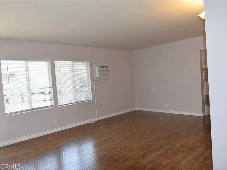 317 E Providencia Ave #C — Photo 3
