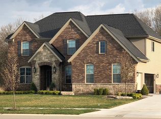 462 Wynstone Cir S, Oakland, MI 48363