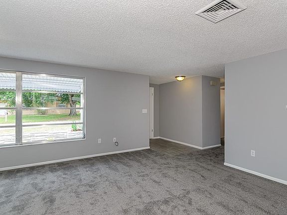 5th image of 3518 Bradford Dr
