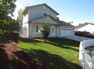 1714 Blue Moon Ln, Grants Pass, OR 97527