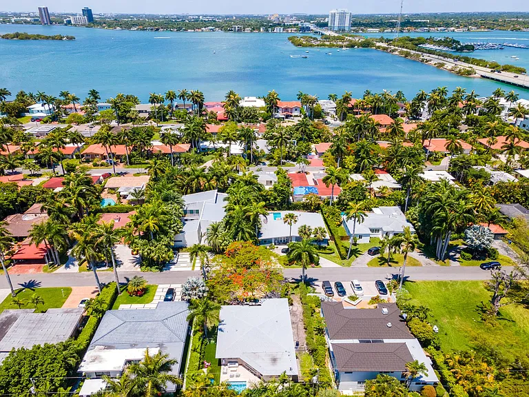 7611 Coquina Dr — Photo 6