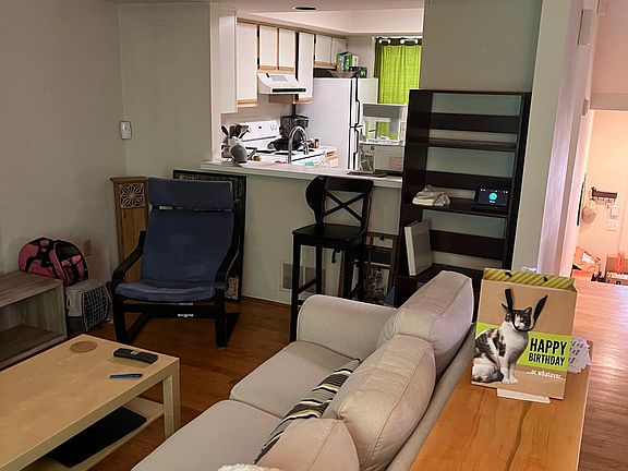 3rd image of 214 Lyn Anne Ct #214