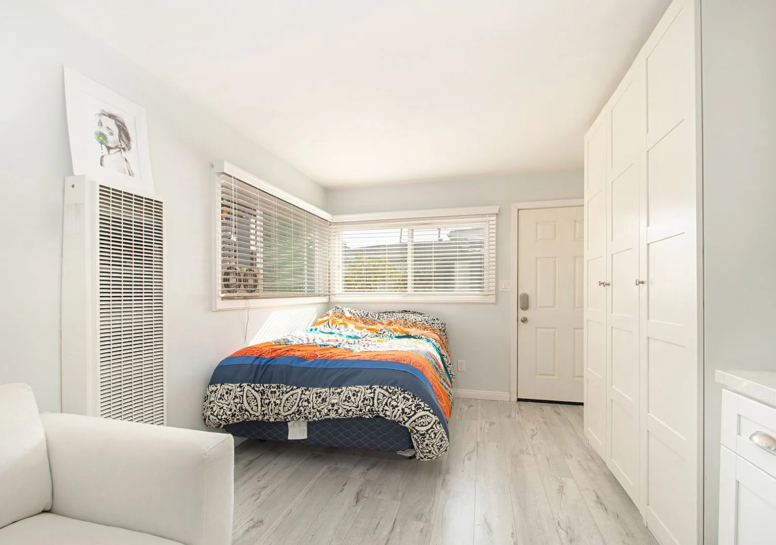 Cozy PB Studio Near Mission Bay Available Now — Photo 2