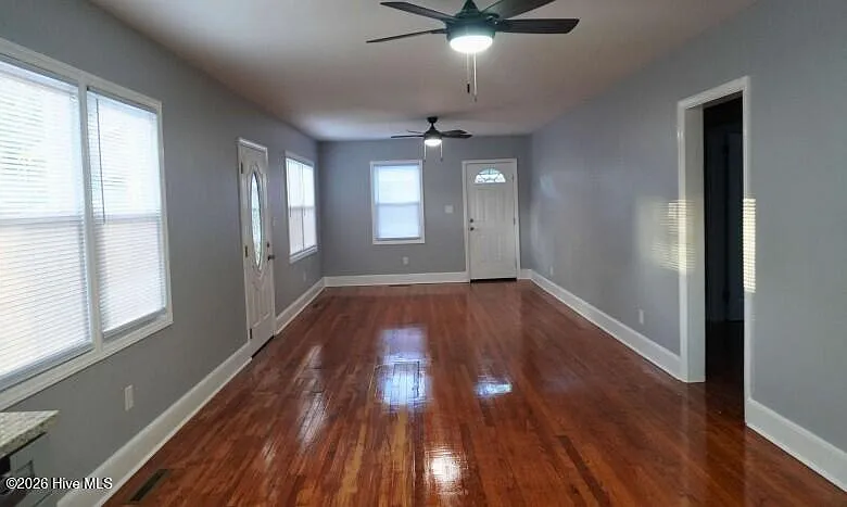 3 bed, 2.0 bath, 1260 sqft, $1,950 — Photo 3