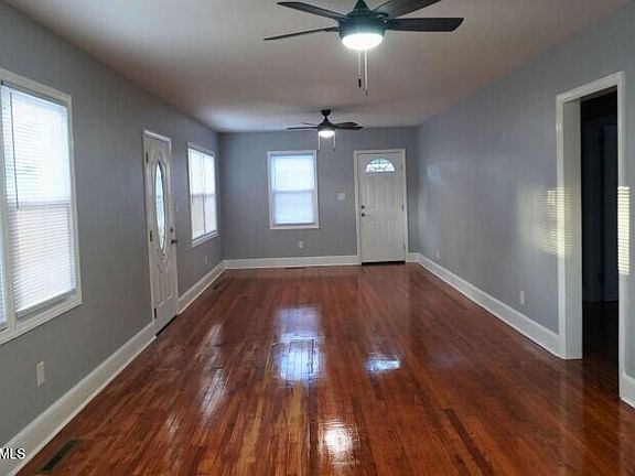 3rd image of 206 Thurston Dr W