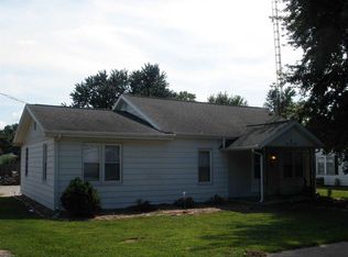 404 W Cottonwood St, Patoka, IN 47666