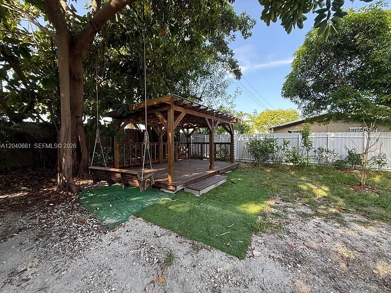 16802 SW 109th Ct — Photo 17