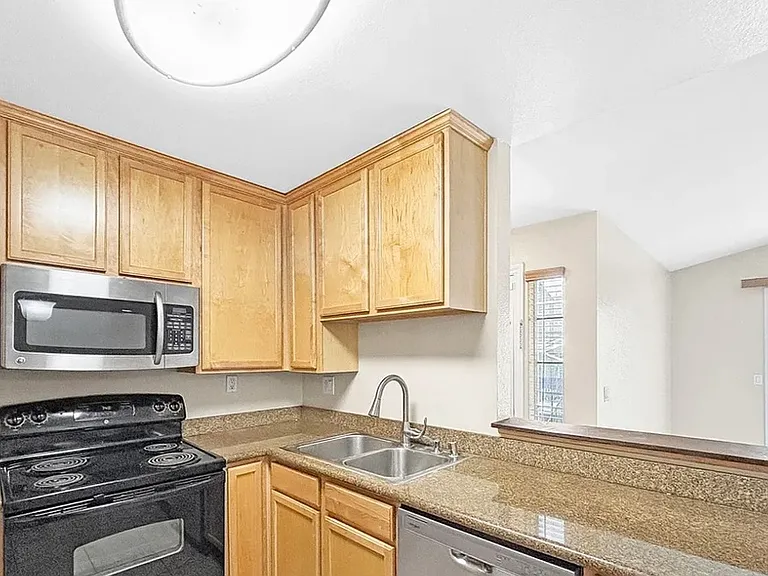 3555 Grove St #230 — Photo 15