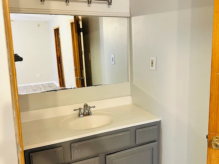 5918 Nelwyn St — Photo 10