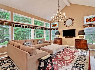 22 Gatehouse Rd, Bedminster, NJ 07921