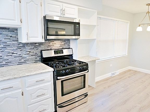 4th image of 315 N Laverne Ave