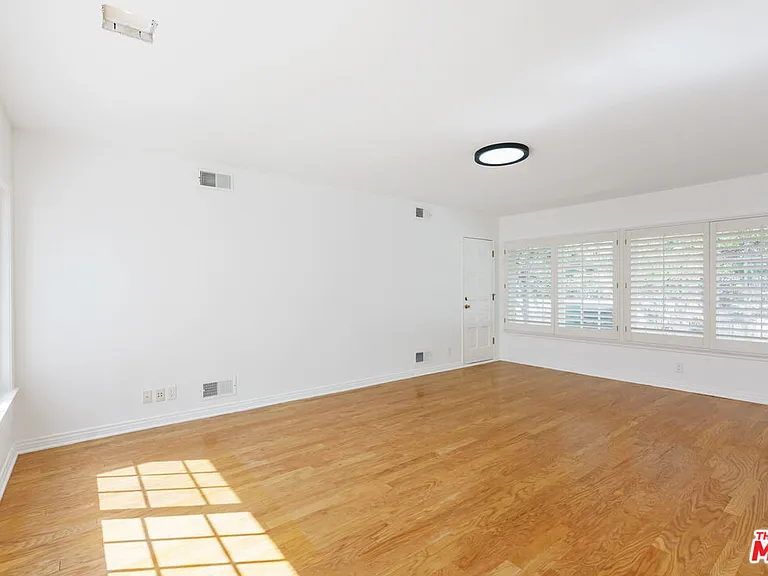 2208 Winona Blvd — Photo 15