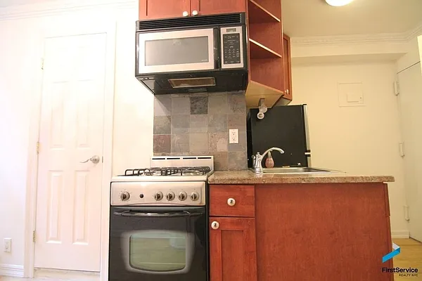 Rented by FirstService Realty (legacy) | media 8